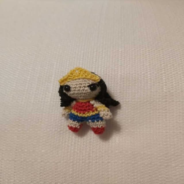 Mujer Maravilla pequeña